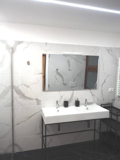 Sottoripa Loft Apartment Генуа Екстериор снимка
